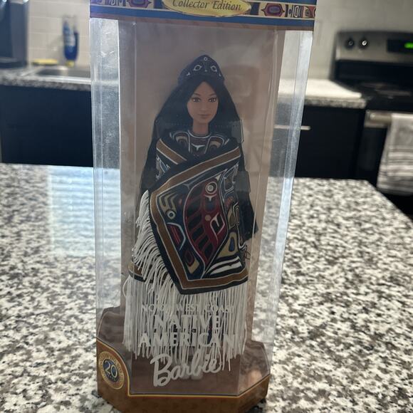 Northwest Coast Native American Barbie 1999 Collector Edition Mattel - Picture 7 of 8